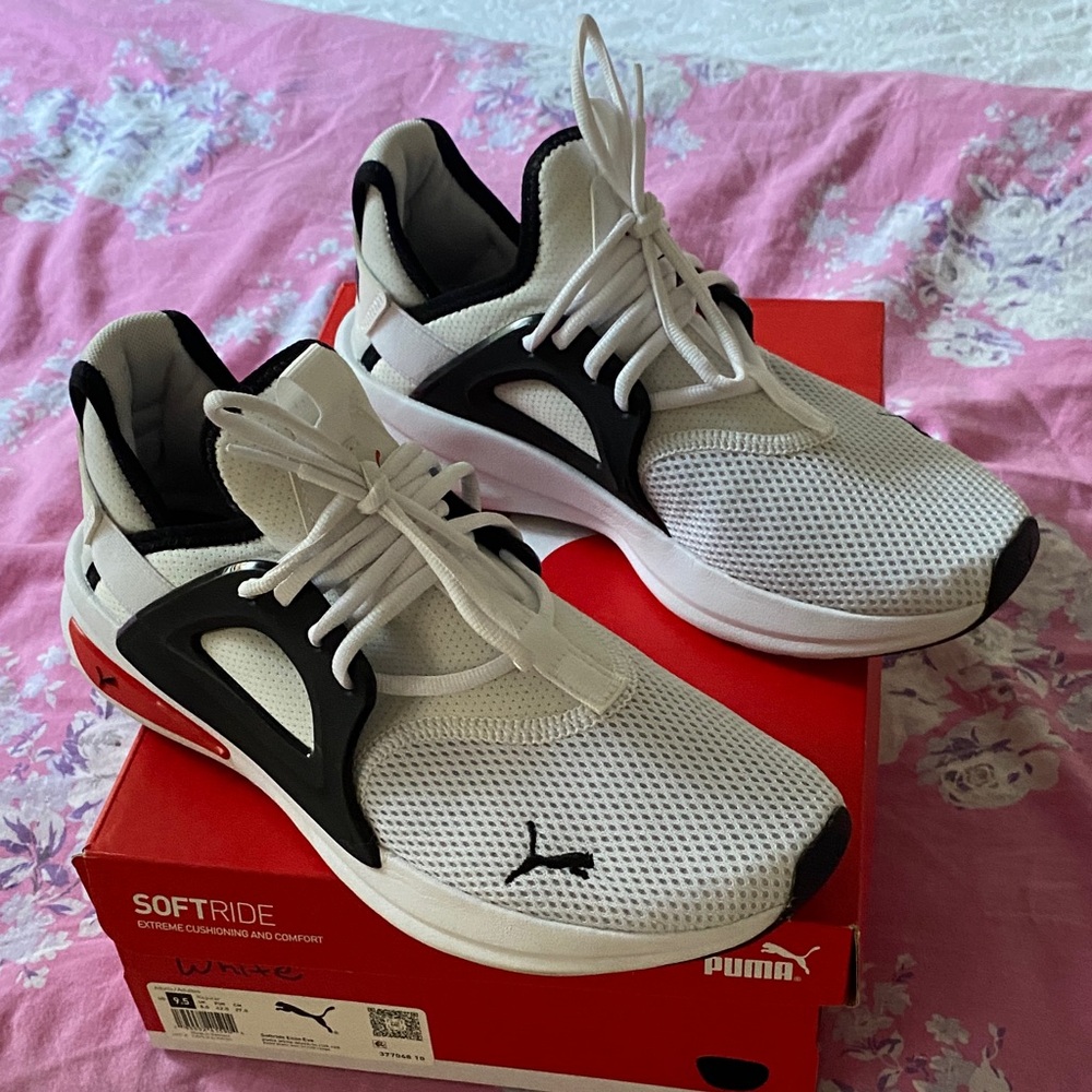 Puma White and Black Athletic Shoes - Picture 6 of 7